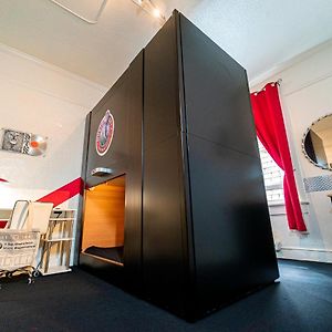 Single Bed 2 Bed Male Capsule Room